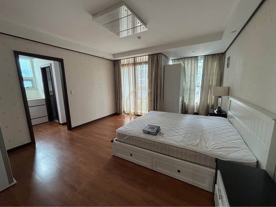 SPECIOUS THREE BEDROOM FOR RENT