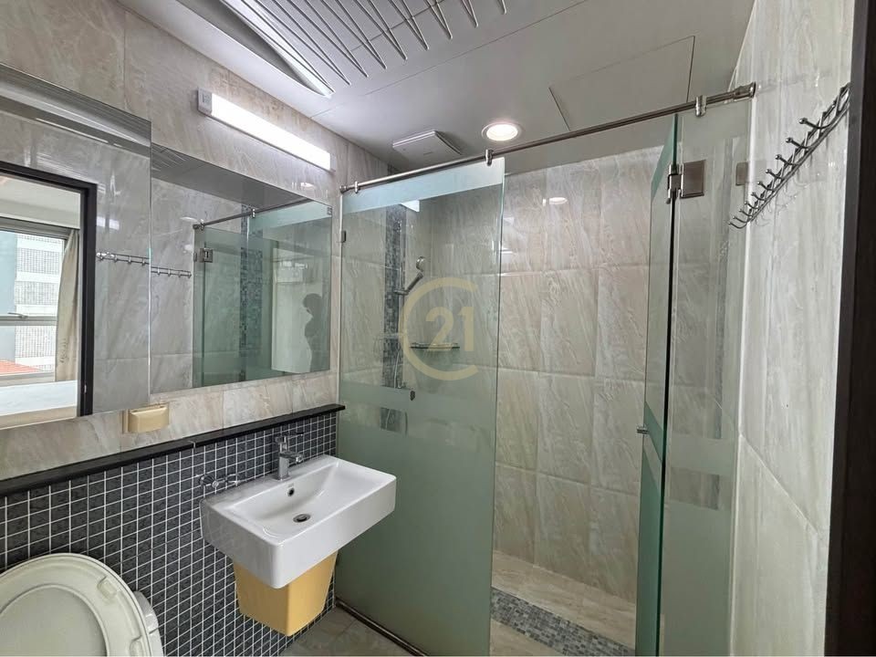 SPECIOUS THREE BEDROOM FOR RENT