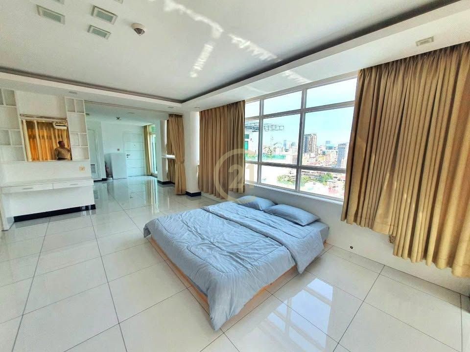 Luxury Penthouse For Rent At BKK3