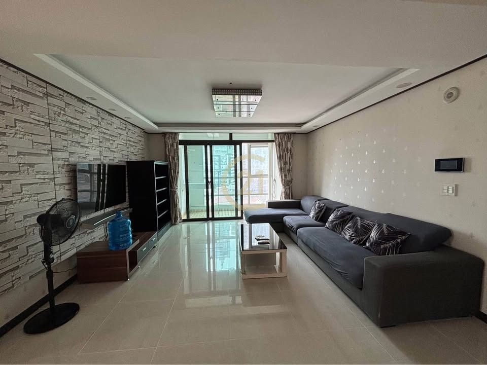 SPECIOUS THREE BEDROOM FOR RENT