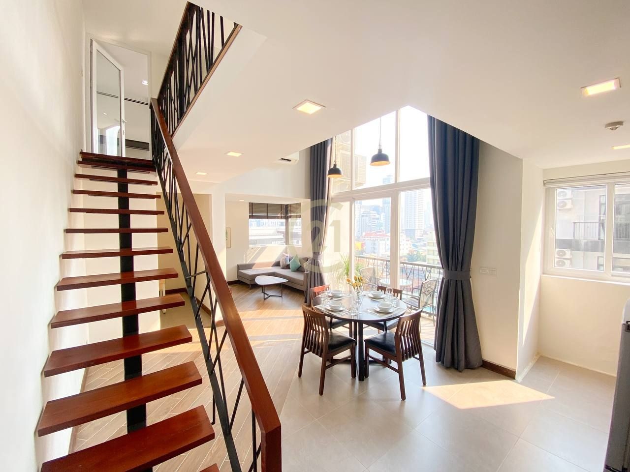 Stylish 2BR Duplex Apartment In Toul Tompung