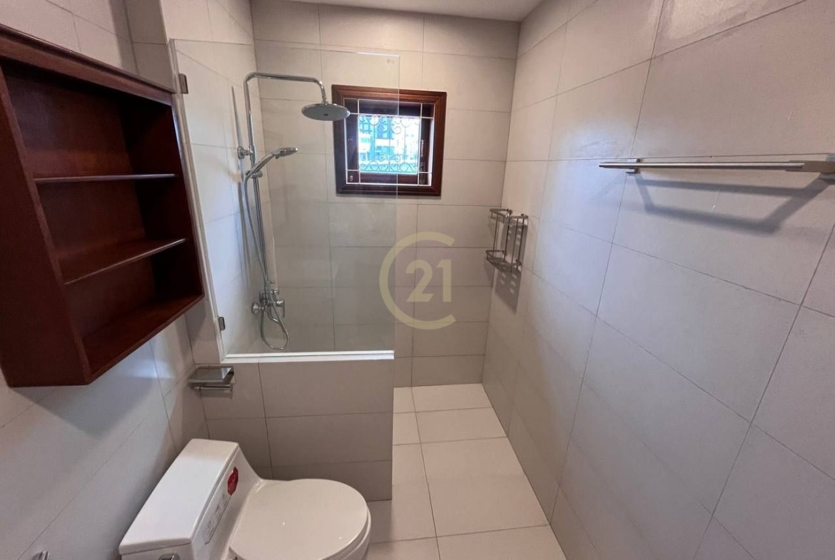 Luxury One Bedroom For Rent At BKK1