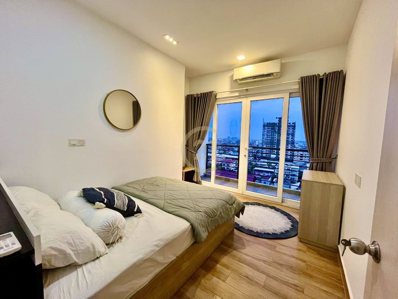 Luxury Two bedroom For Rent At TTP