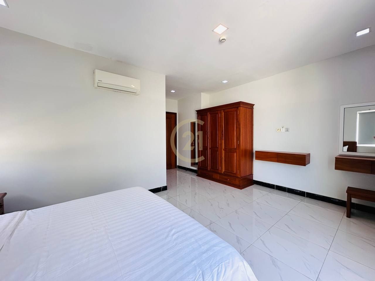 Spacious 1-Bedroom Apartment with 2 Balconies | Toul Tompoung (TTP)