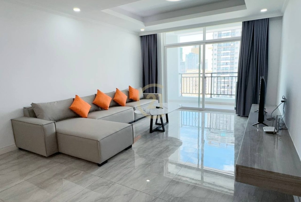 Spacious 3-BR Apartment with Full Facilities for Rent in BKK1