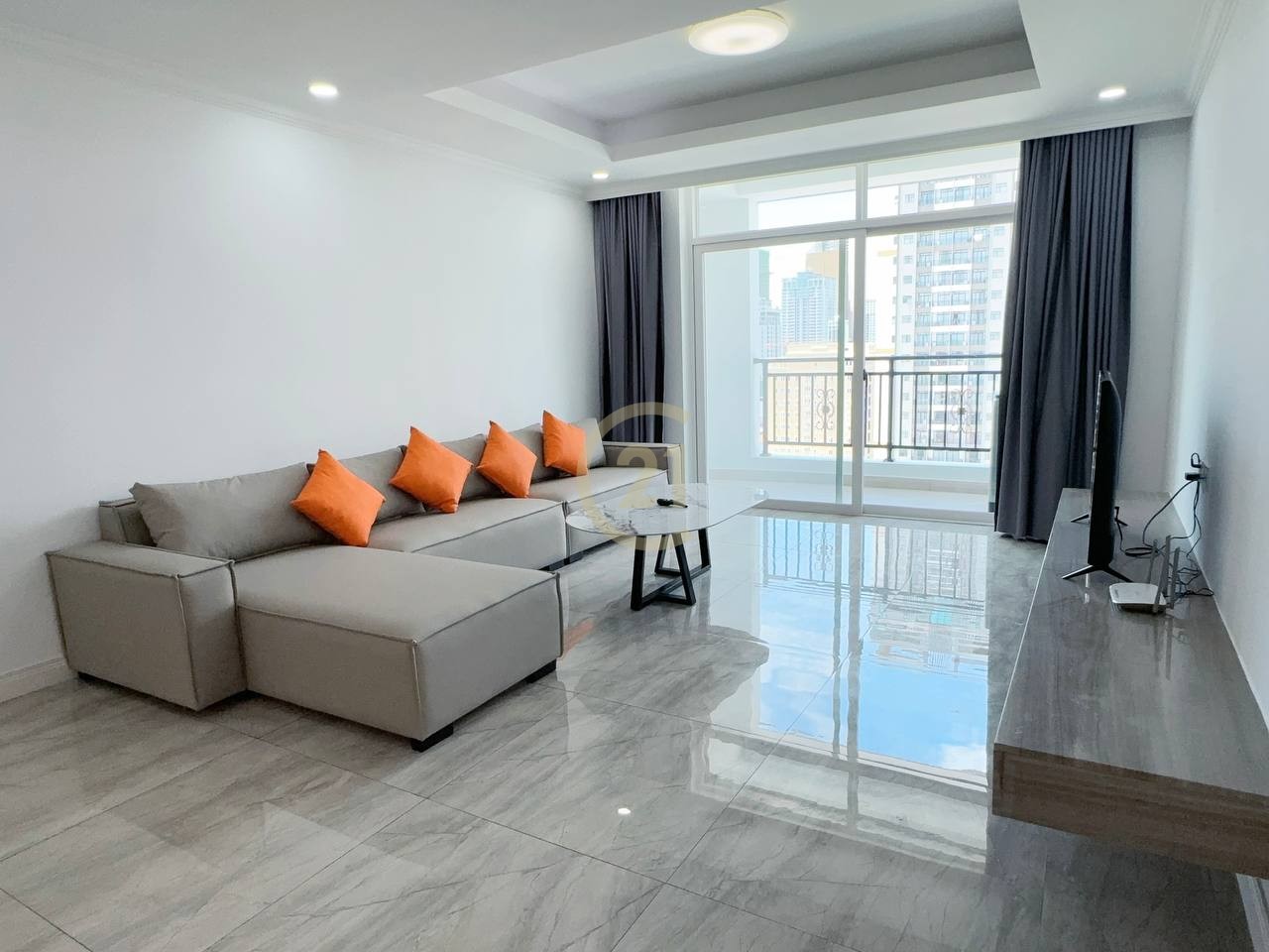 Spacious 3-BR Apartment with Full Facilities for Rent in BKK1