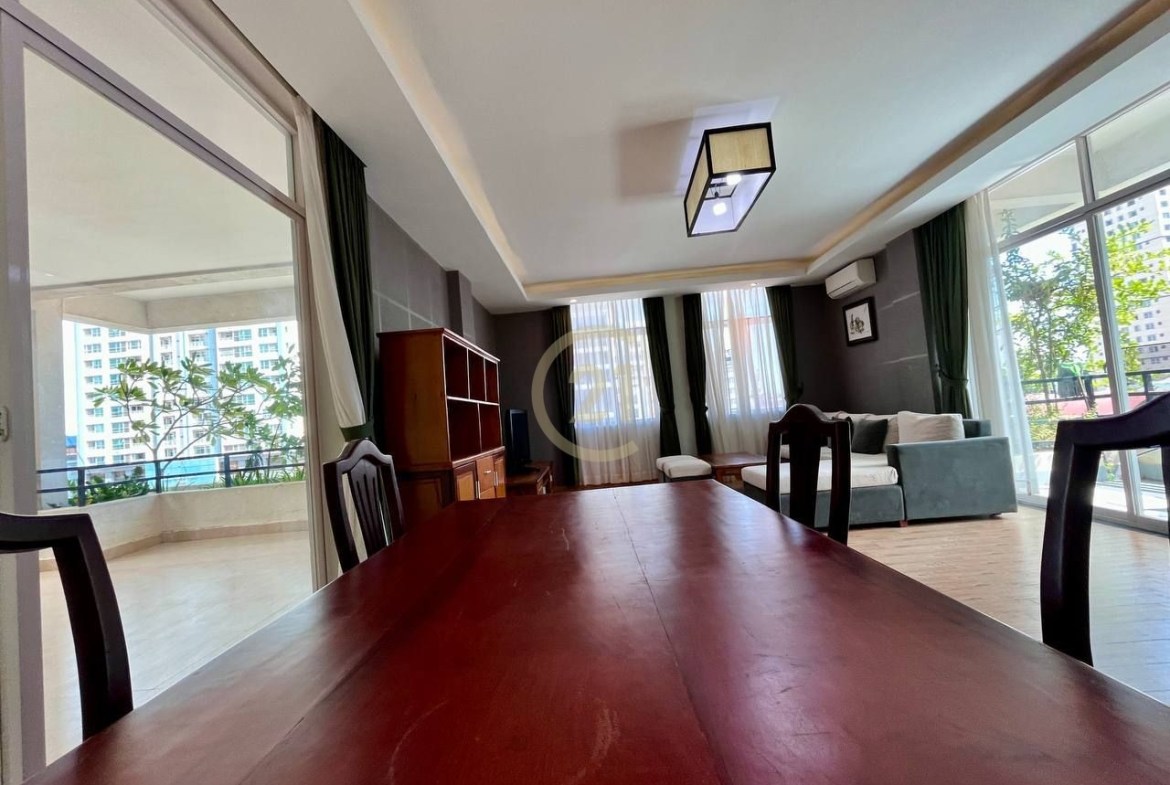 WESTERN THREE BEDROOM FOR RENT