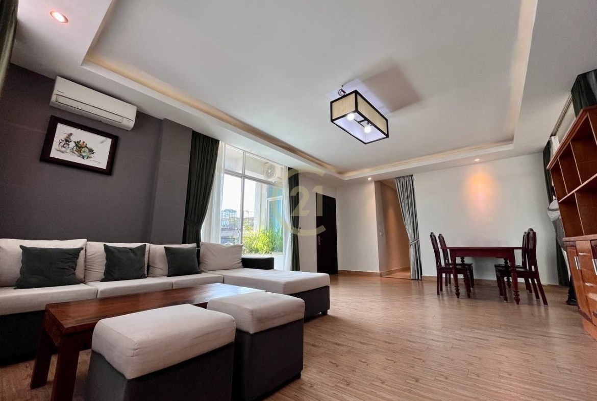 WESTERN THREE BEDROOM FOR RENT