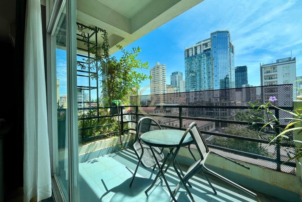 WESTERN THREE BEDROOM FOR RENT