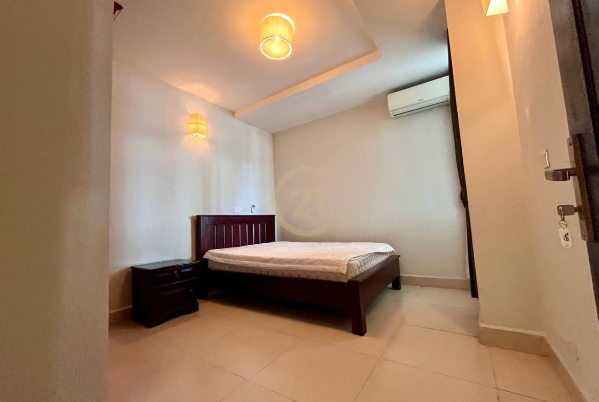 WESTERN THREE BEDROOM FOR RENT