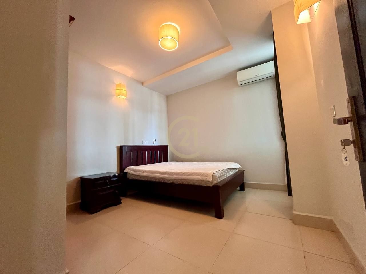 WESTERN THREE BEDROOM FOR RENT