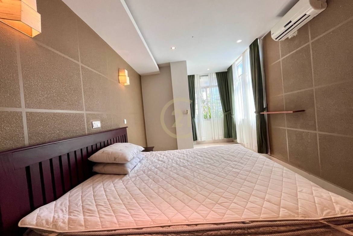 WESTERN THREE BEDROOM FOR RENT