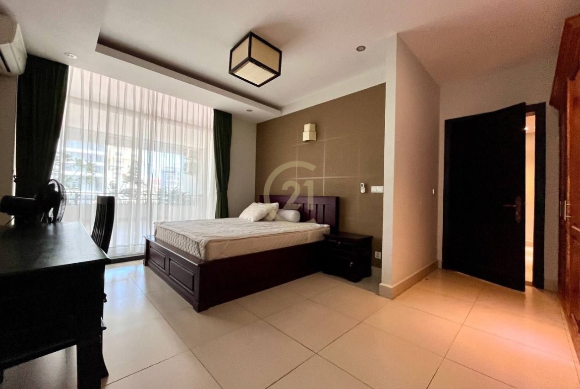 WESTERN THREE BEDROOM FOR RENT