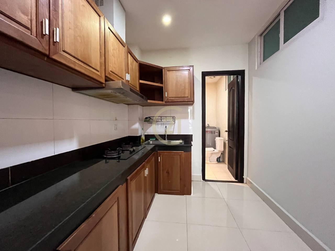 WESTERN THREE BEDROOM FOR RENT
