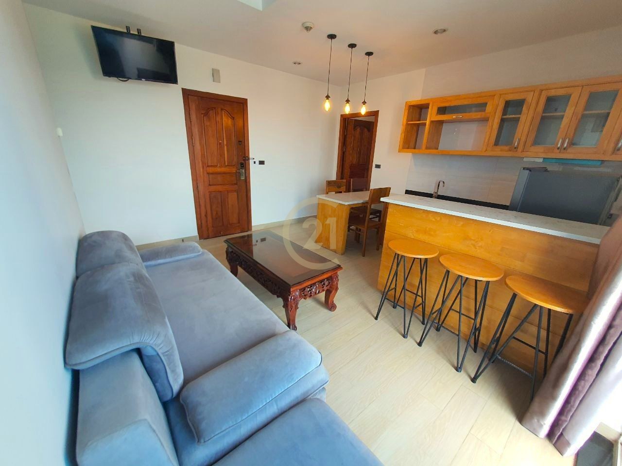 WESTERN THREE BEDROOM FOR RENT