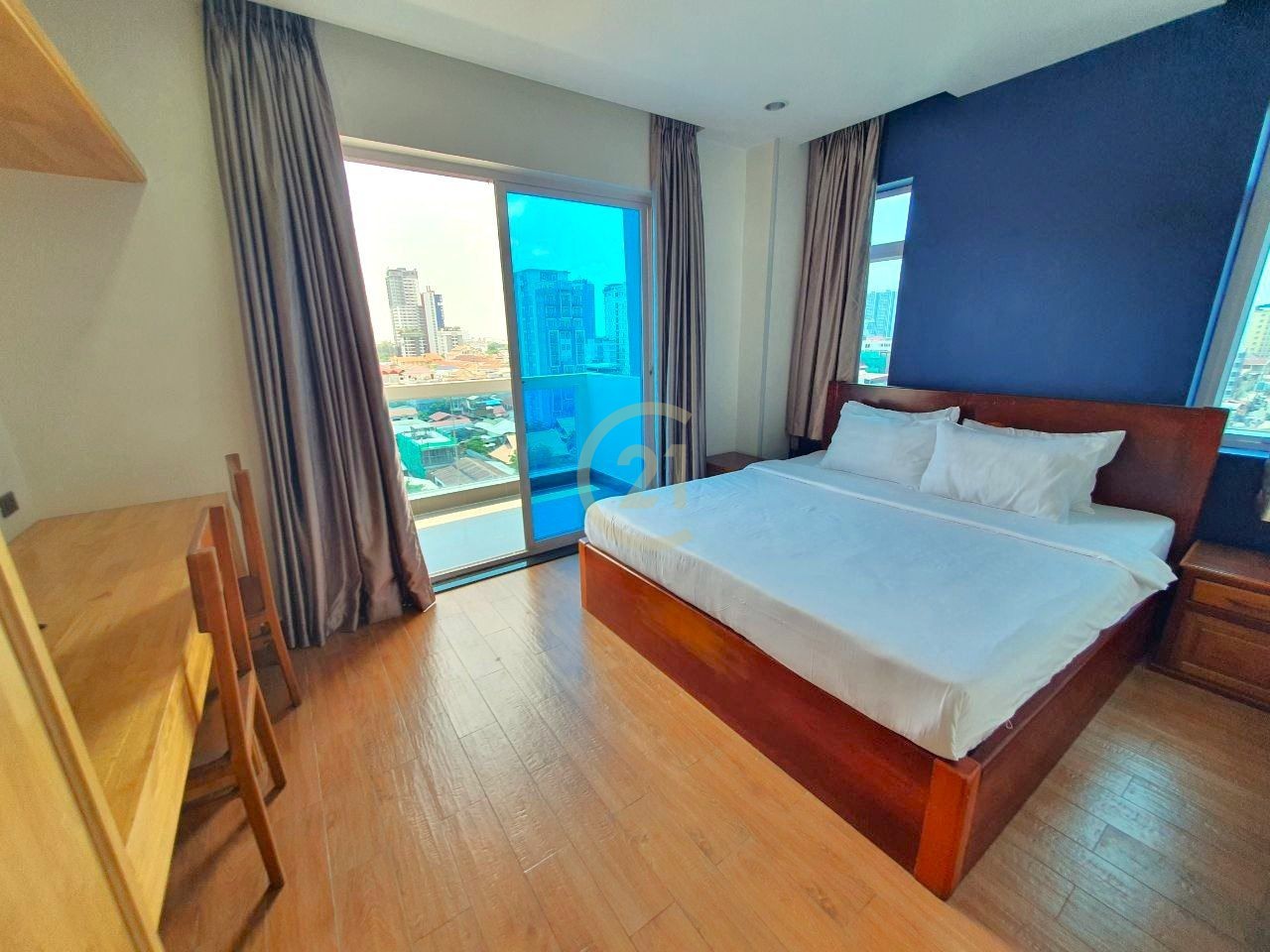 WESTERN THREE BEDROOM FOR RENT