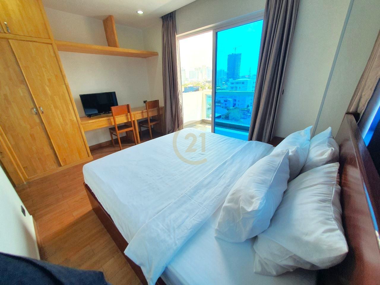 WESTERN THREE BEDROOM FOR RENT