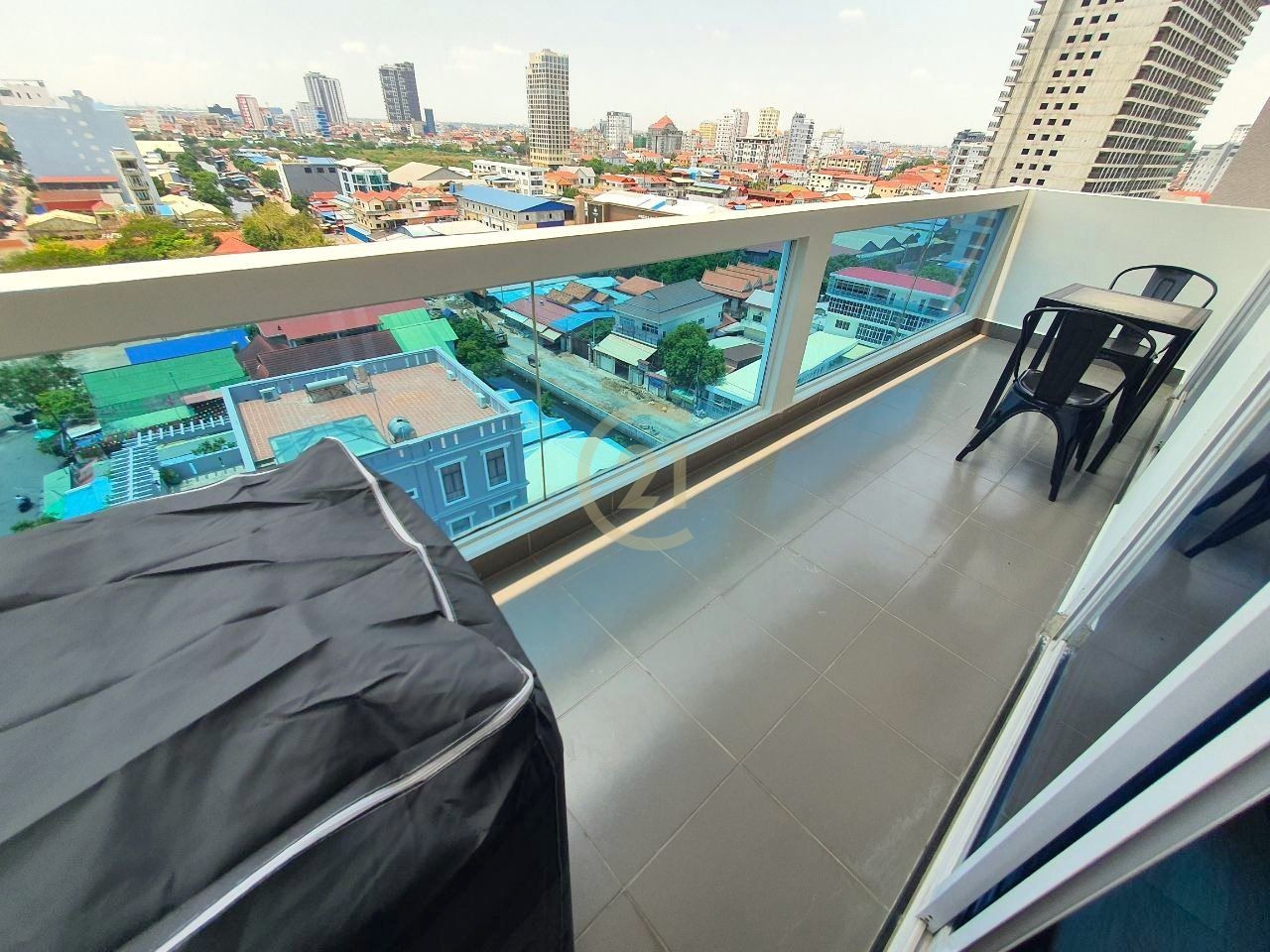 WESTERN THREE BEDROOM FOR RENT