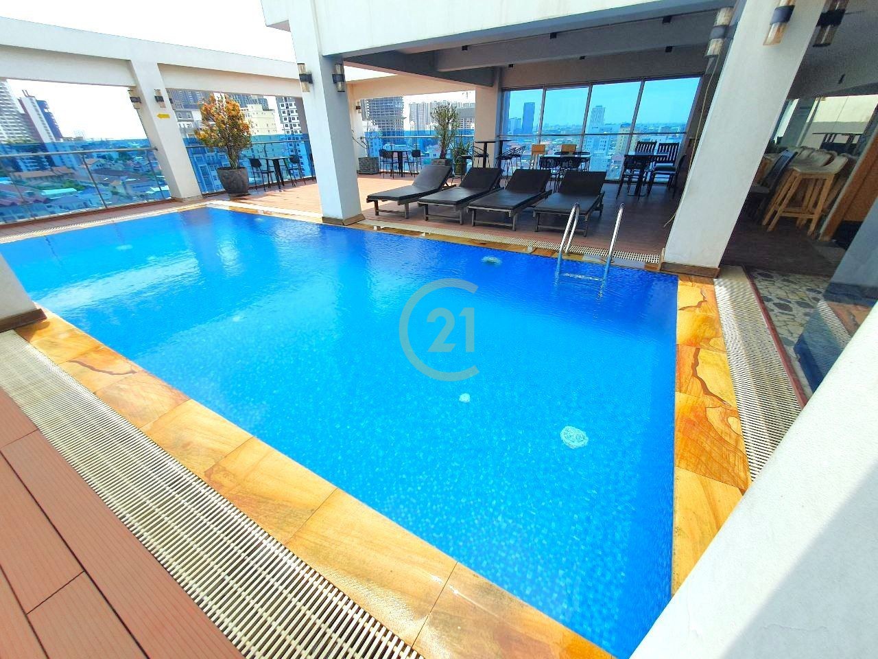 WESTERN THREE BEDROOM FOR RENT