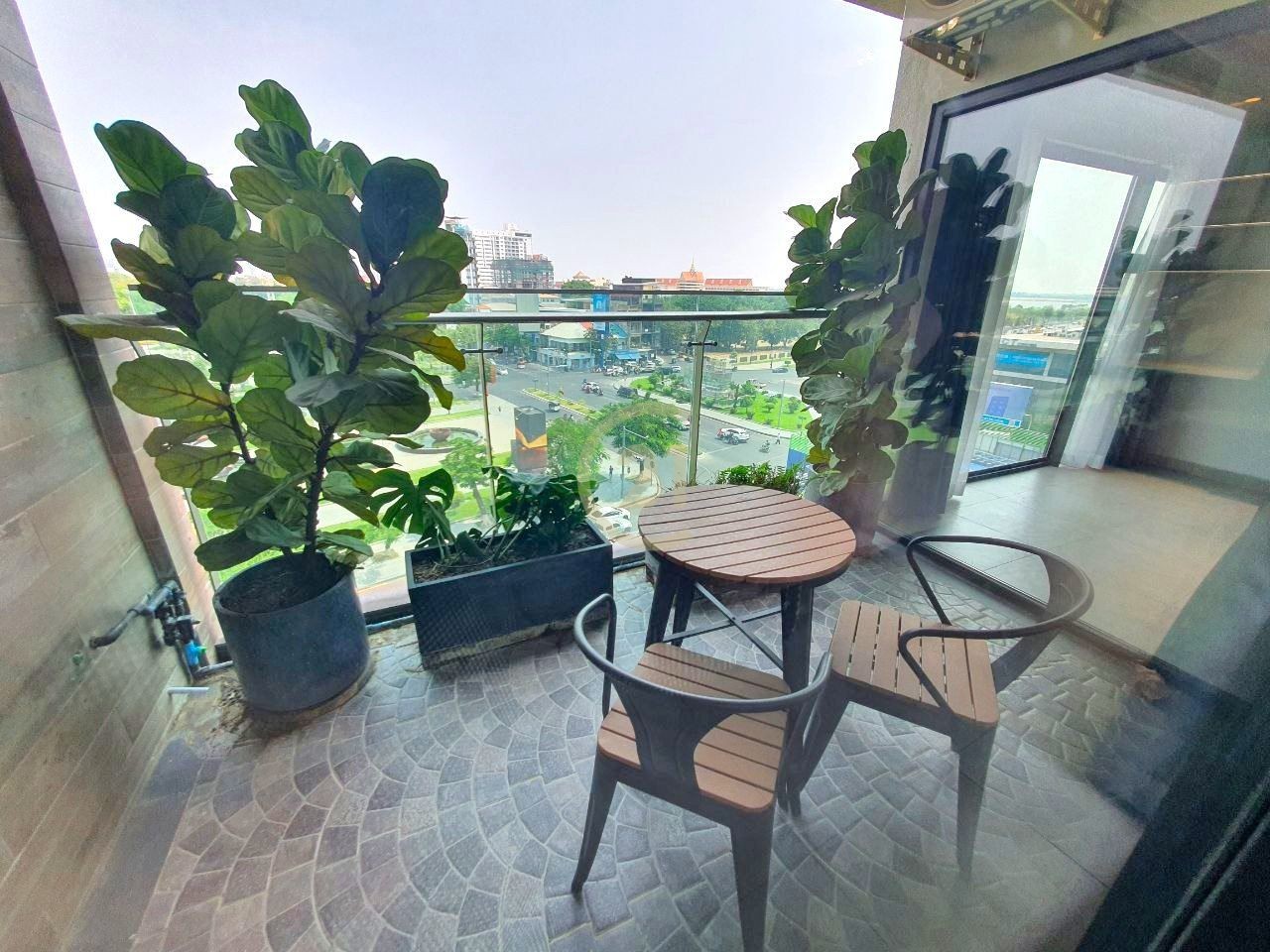 WESTERN TWO BEDROOM FOR RENT