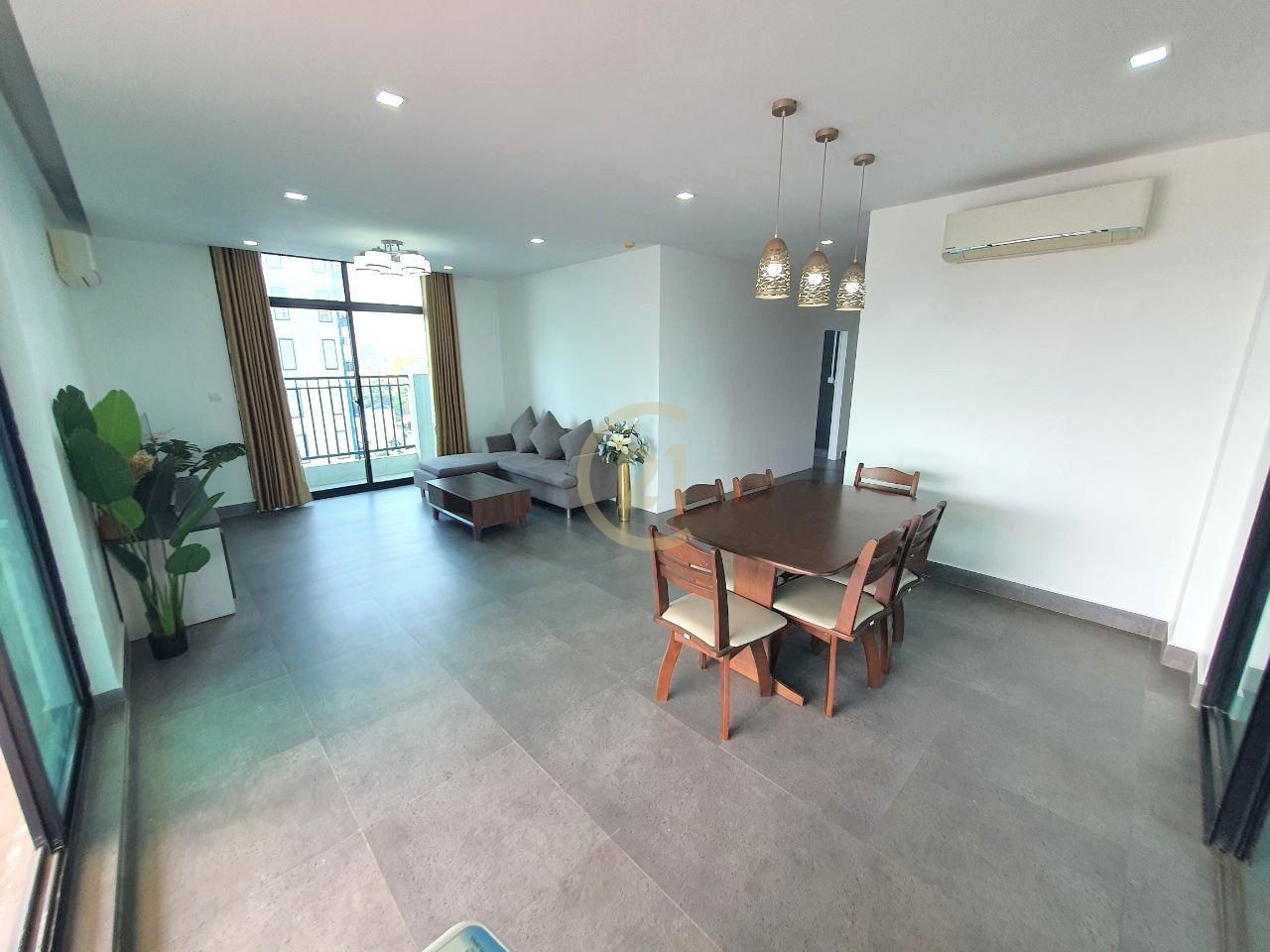 SPECIOUS THREE BEDROOM FOR RENT