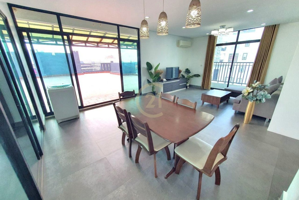 SPECIOUS THREE BEDROOM FOR RENT