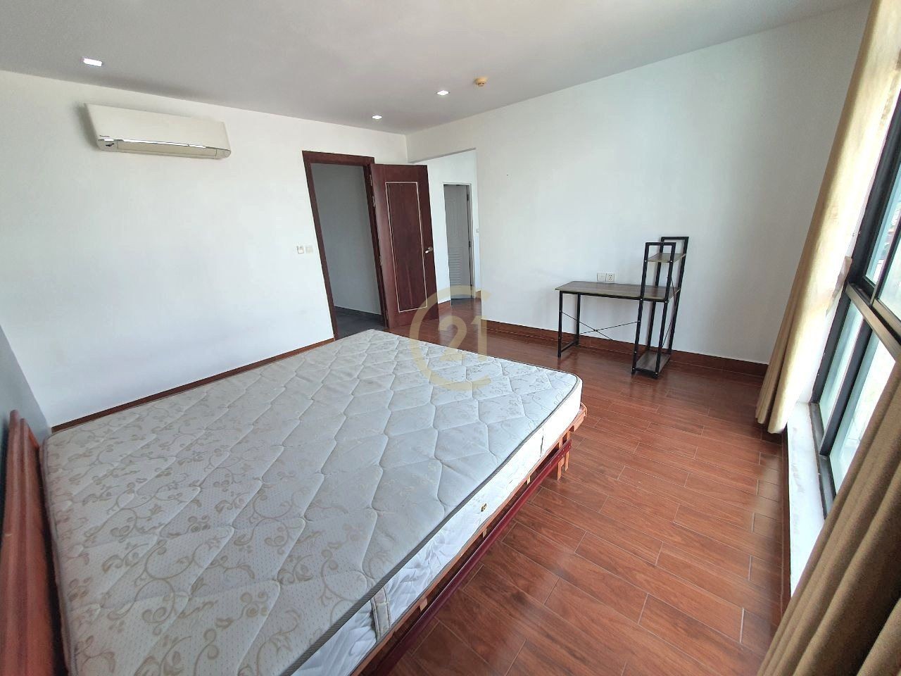 SPECIOUS THREE BEDROOM FOR RENT