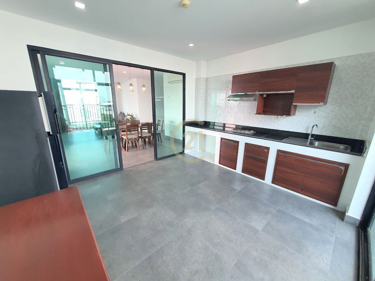 SPECIOUS THREE BEDROOM FOR RENT