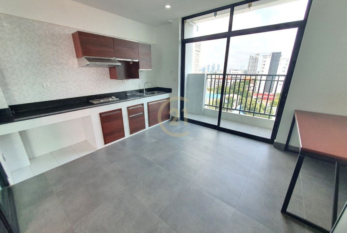 SPECIOUS THREE BEDROOM FOR RENT