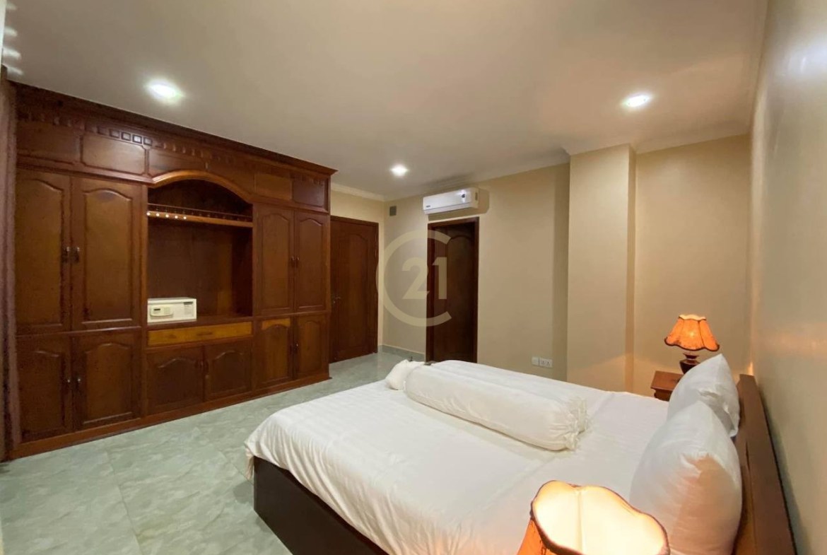 CLASSIC TWO BEDROOM FOR RENT