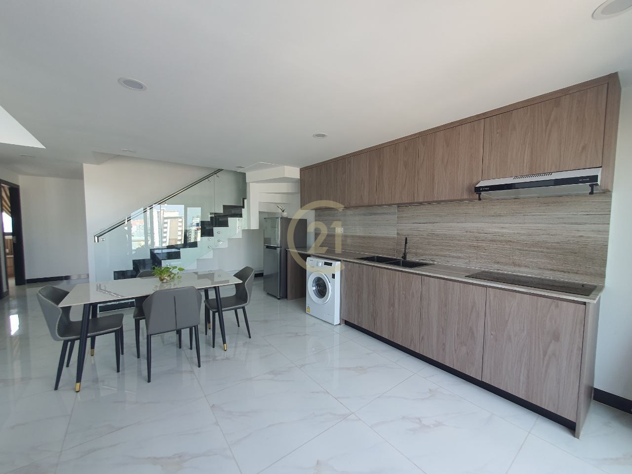 photo_2025-04-28_11-04-00