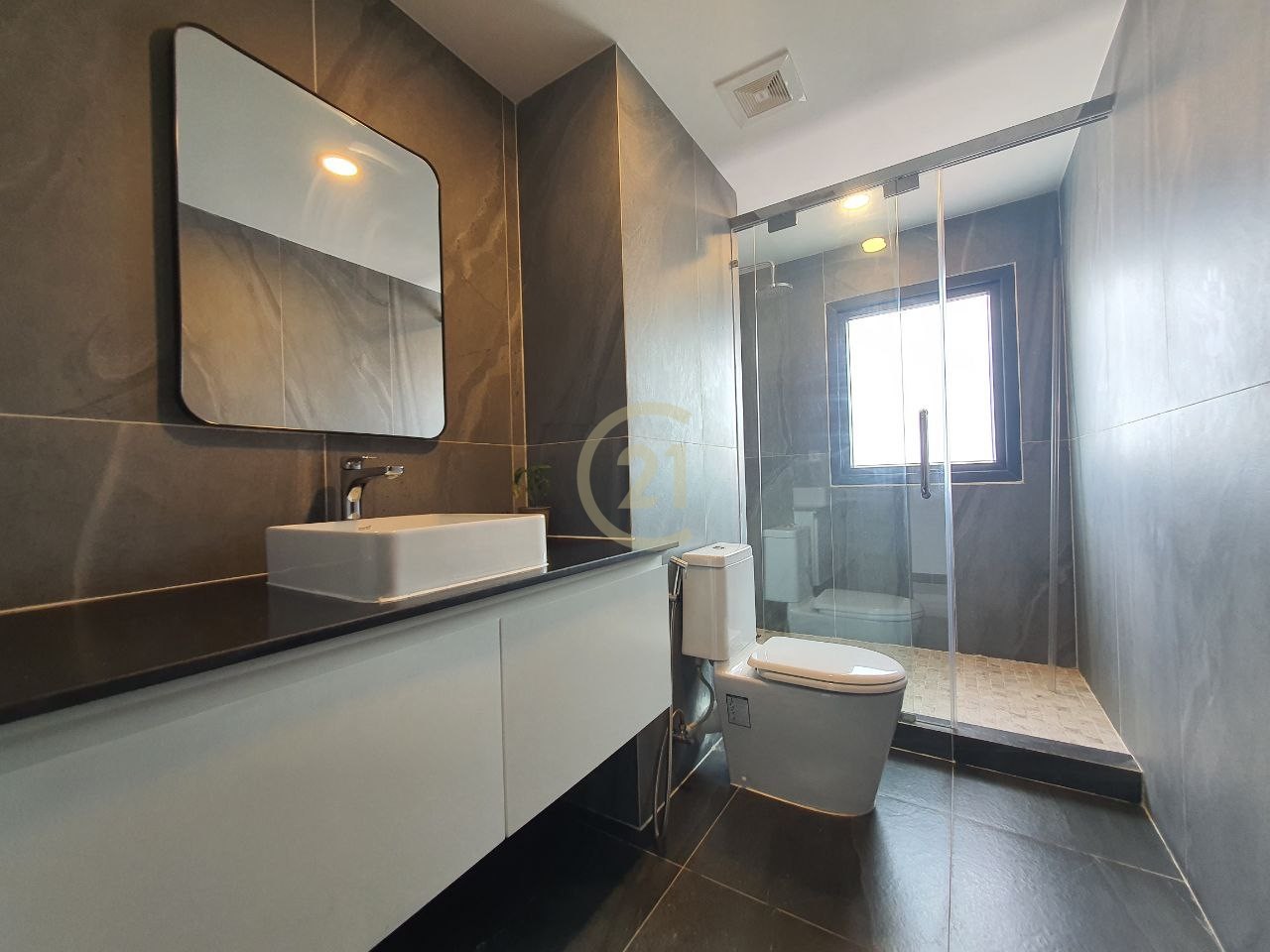 photo_2025-04-28_11-04-06