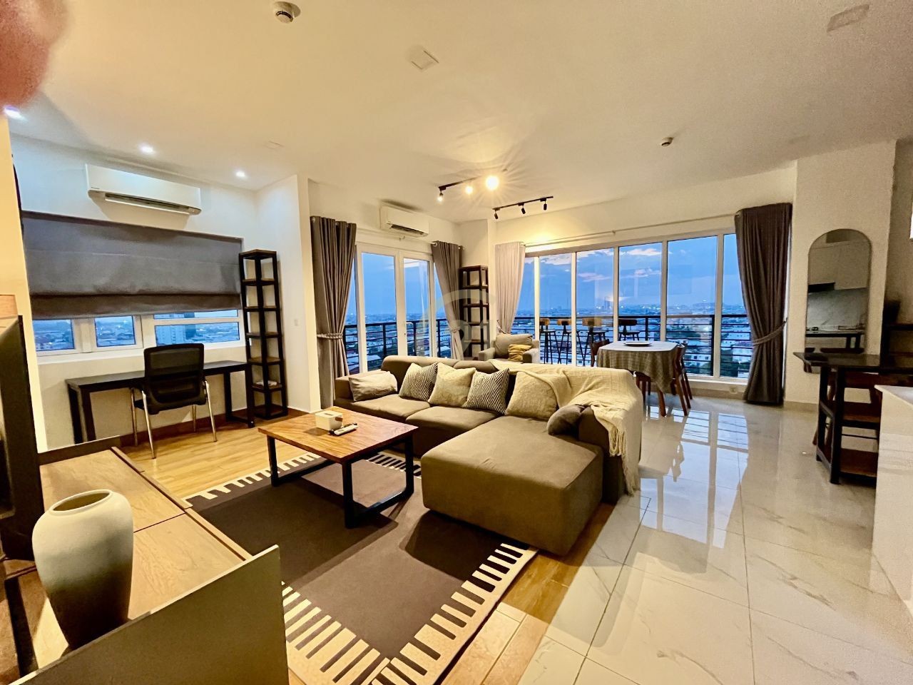 Luxury Two bedroom For Rent At TTP