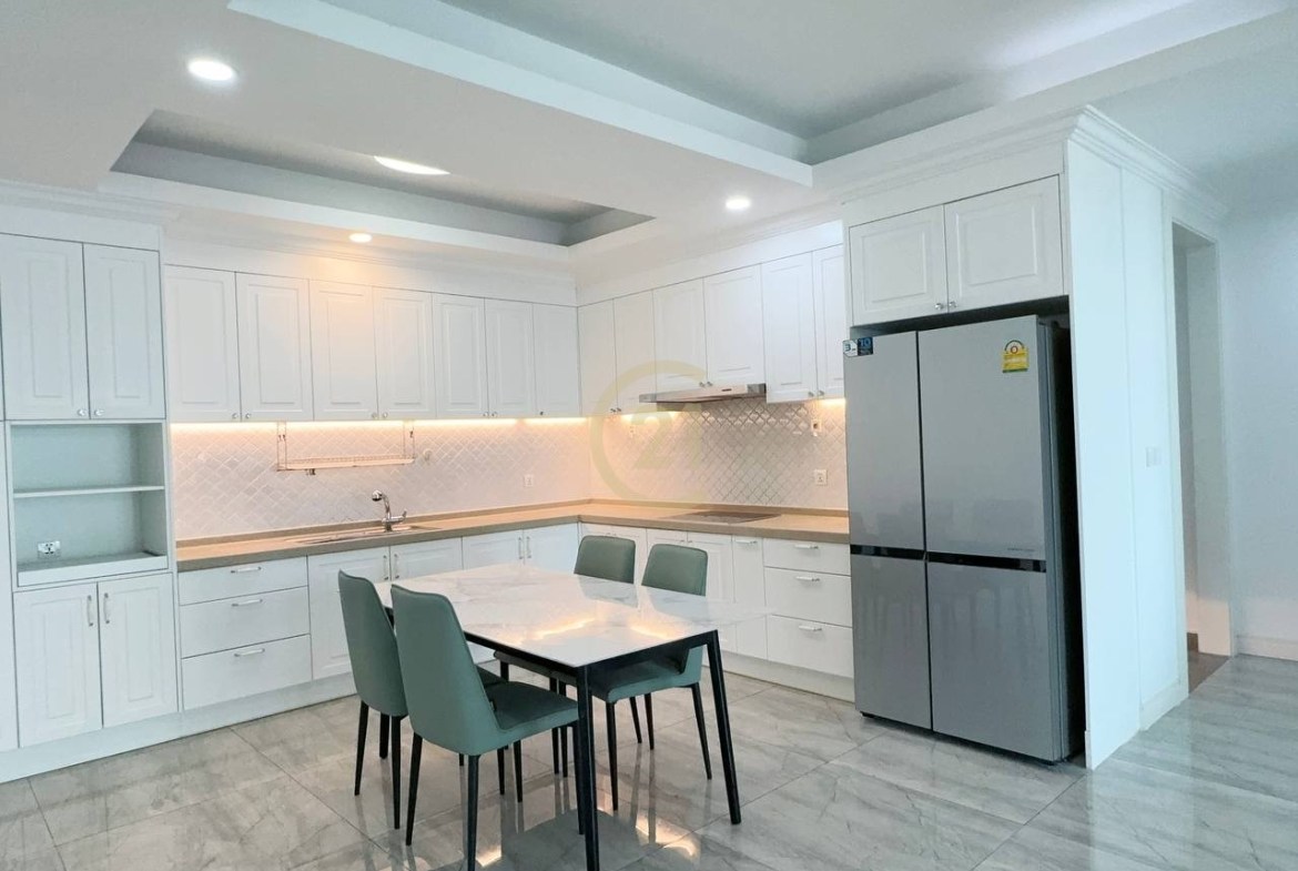 Spacious 3-BR Apartment with Full Facilities for Rent in BKK1