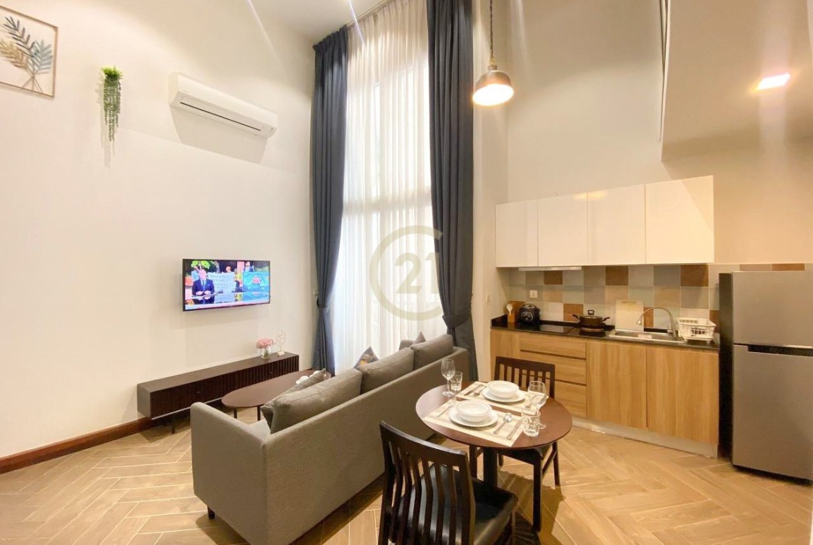 Modern Duplex 1BR with Pool & Rooftop Garden