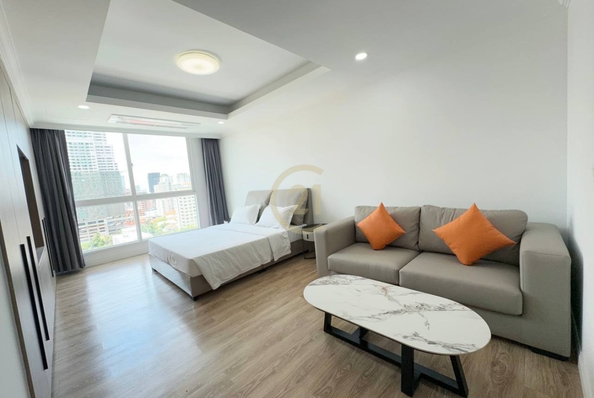Spacious 3-BR Apartment with Full Facilities for Rent in BKK1