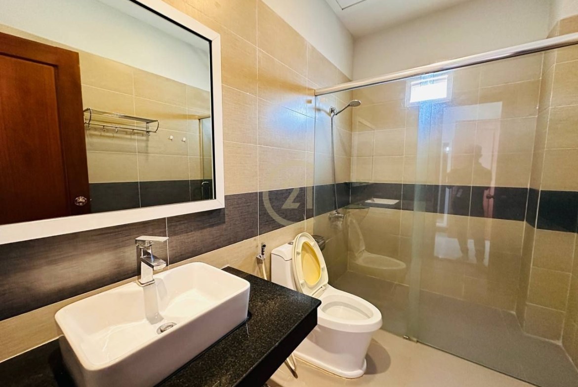Spacious 1-Bedroom Apartment with 2 Balconies | Toul Tompoung (TTP)