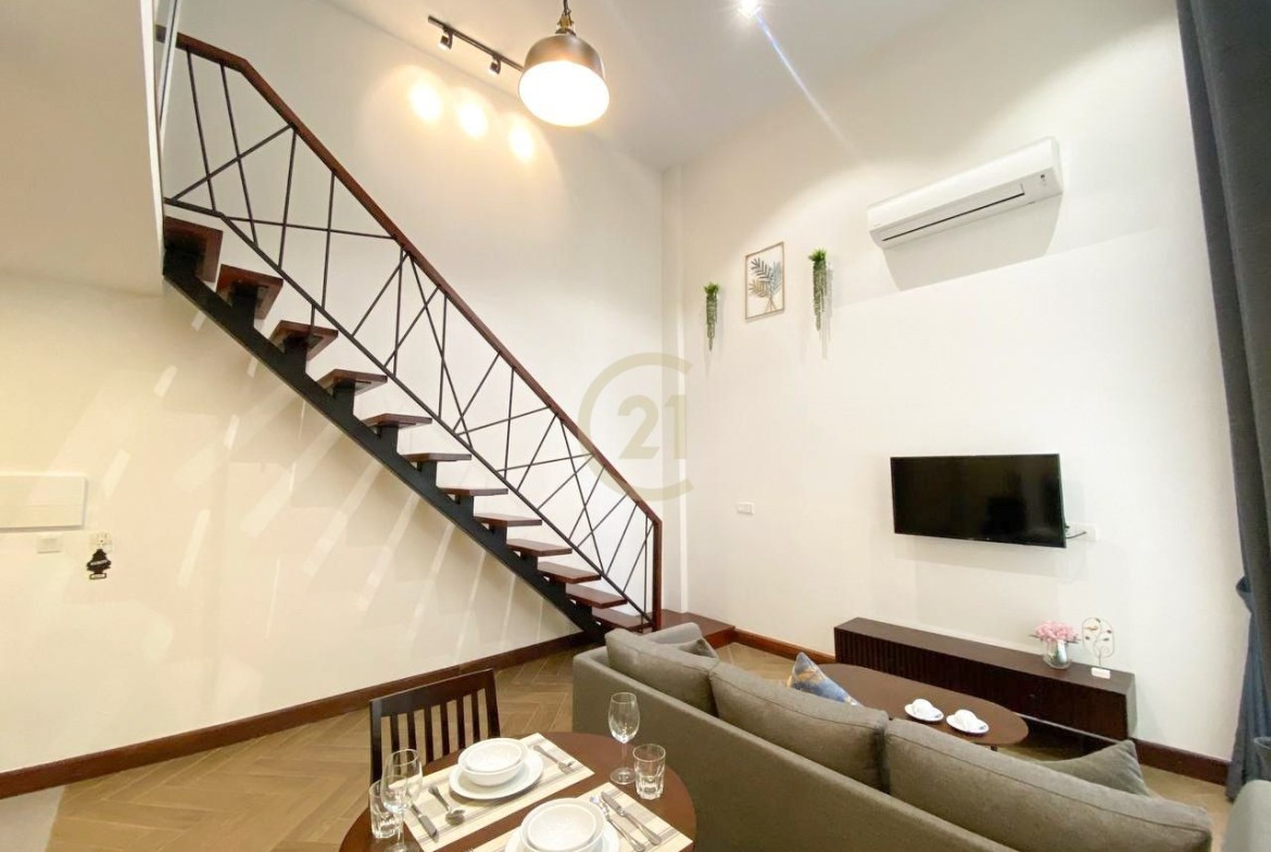 Modern Duplex 1BR with Pool & Rooftop Garden
