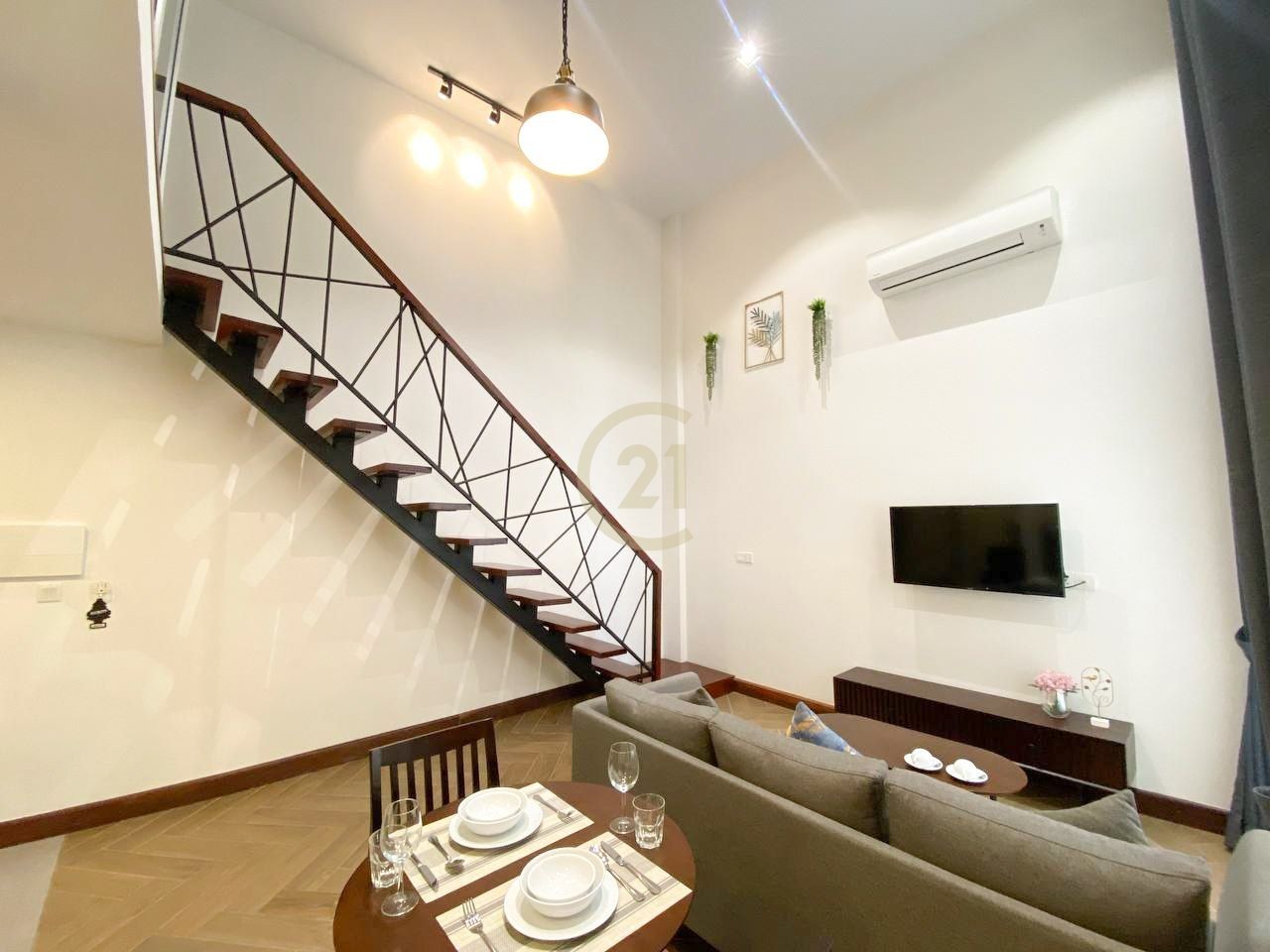 Modern Duplex 1BR with Pool & Rooftop Garden