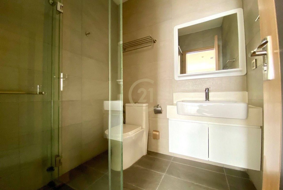 Modern Studio Condo for Rent in BKK1