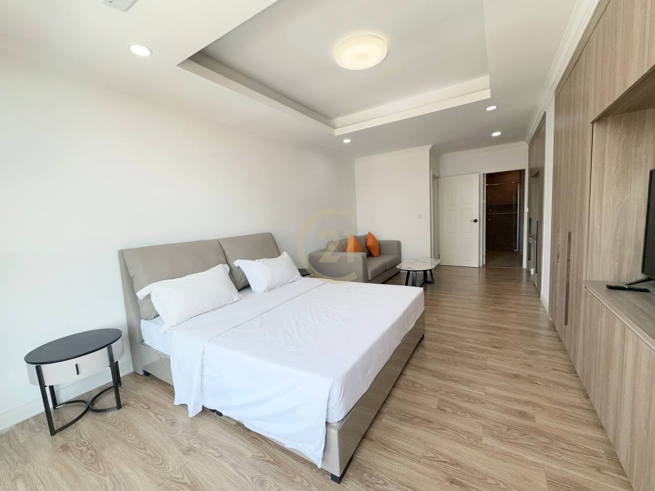 Spacious 3-BR Apartment with Full Facilities for Rent in BKK1