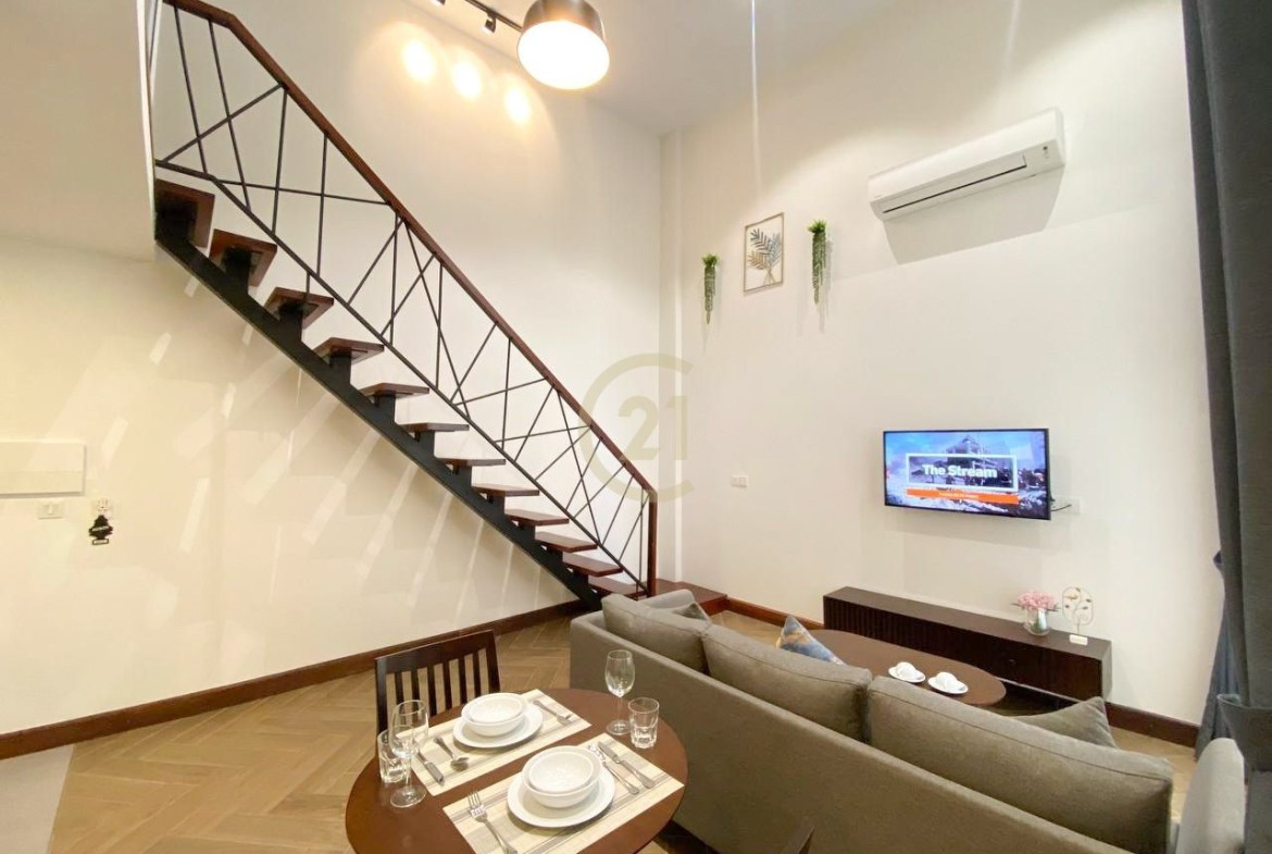 Modern Duplex 1BR with Pool & Rooftop Garden