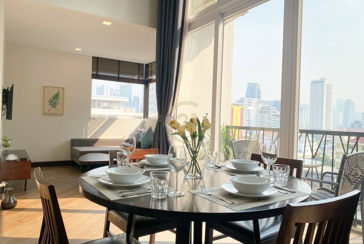 Stylish 2BR Duplex Apartment In Toul Tompung