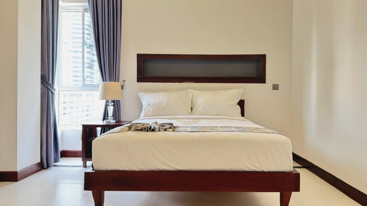 Spacious 3-BR Apartment with Premium Facilities in BKK1