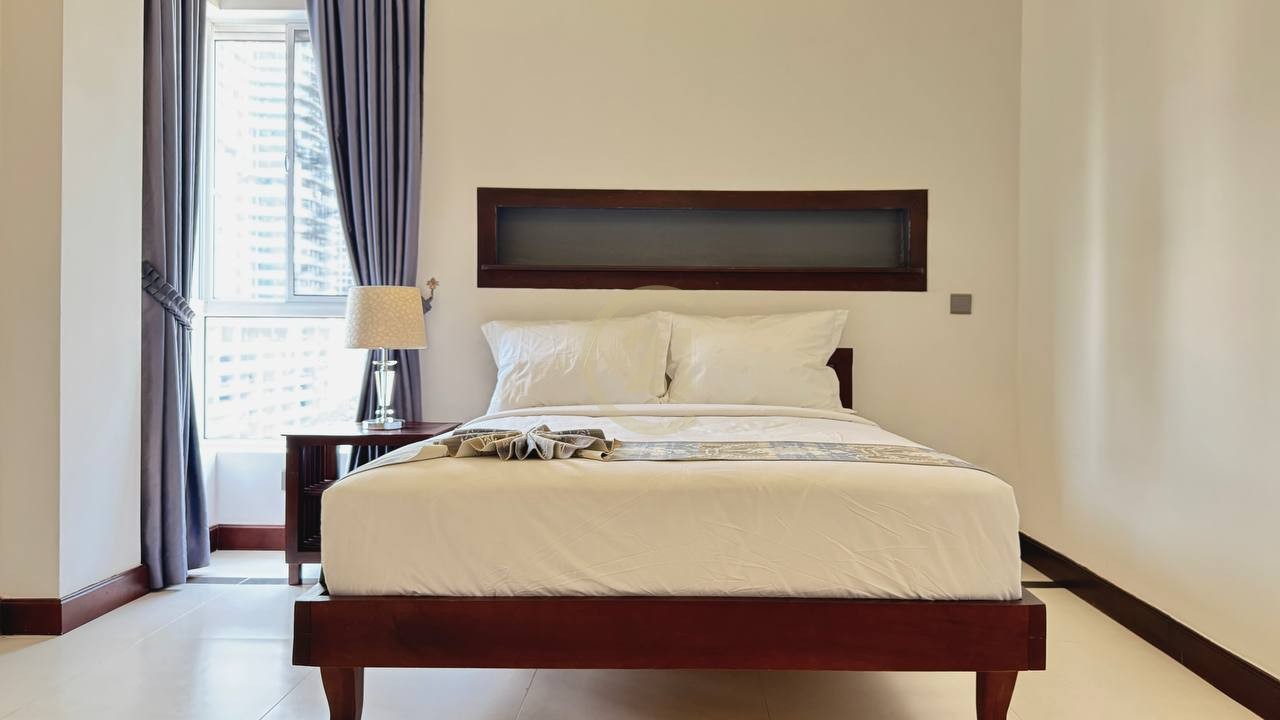 Spacious 3-BR Apartment with Premium Facilities in BKK1