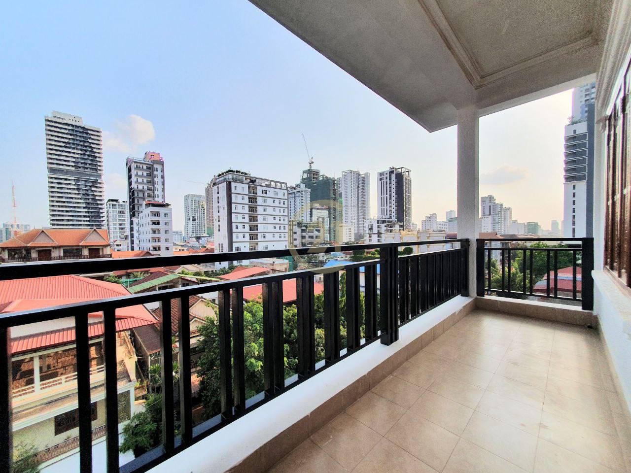 Beautiful 1-BR Serviced Apartment In BKK1