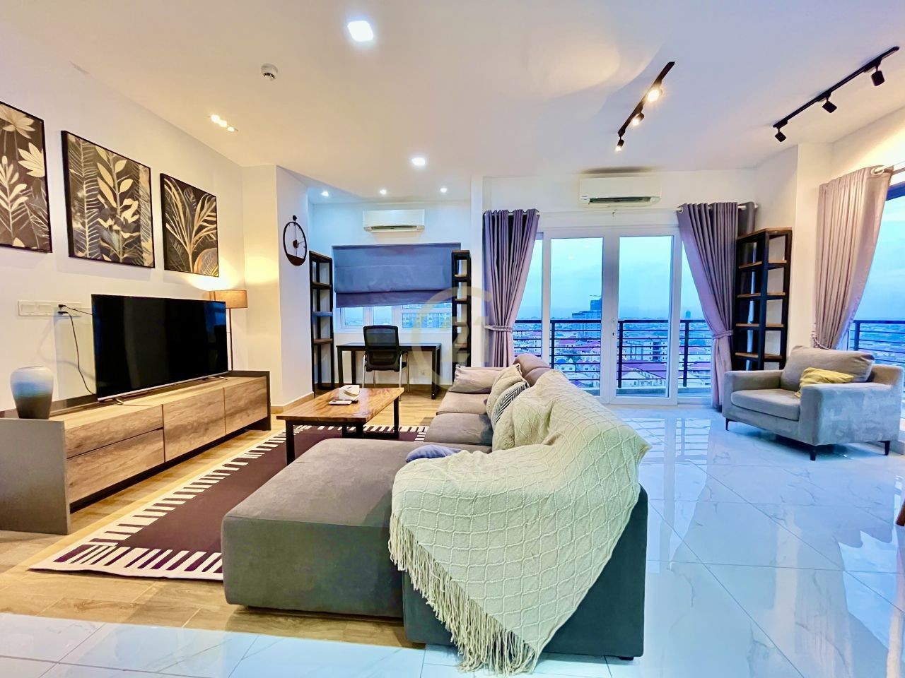 Luxury Two bedroom For Rent At TTP