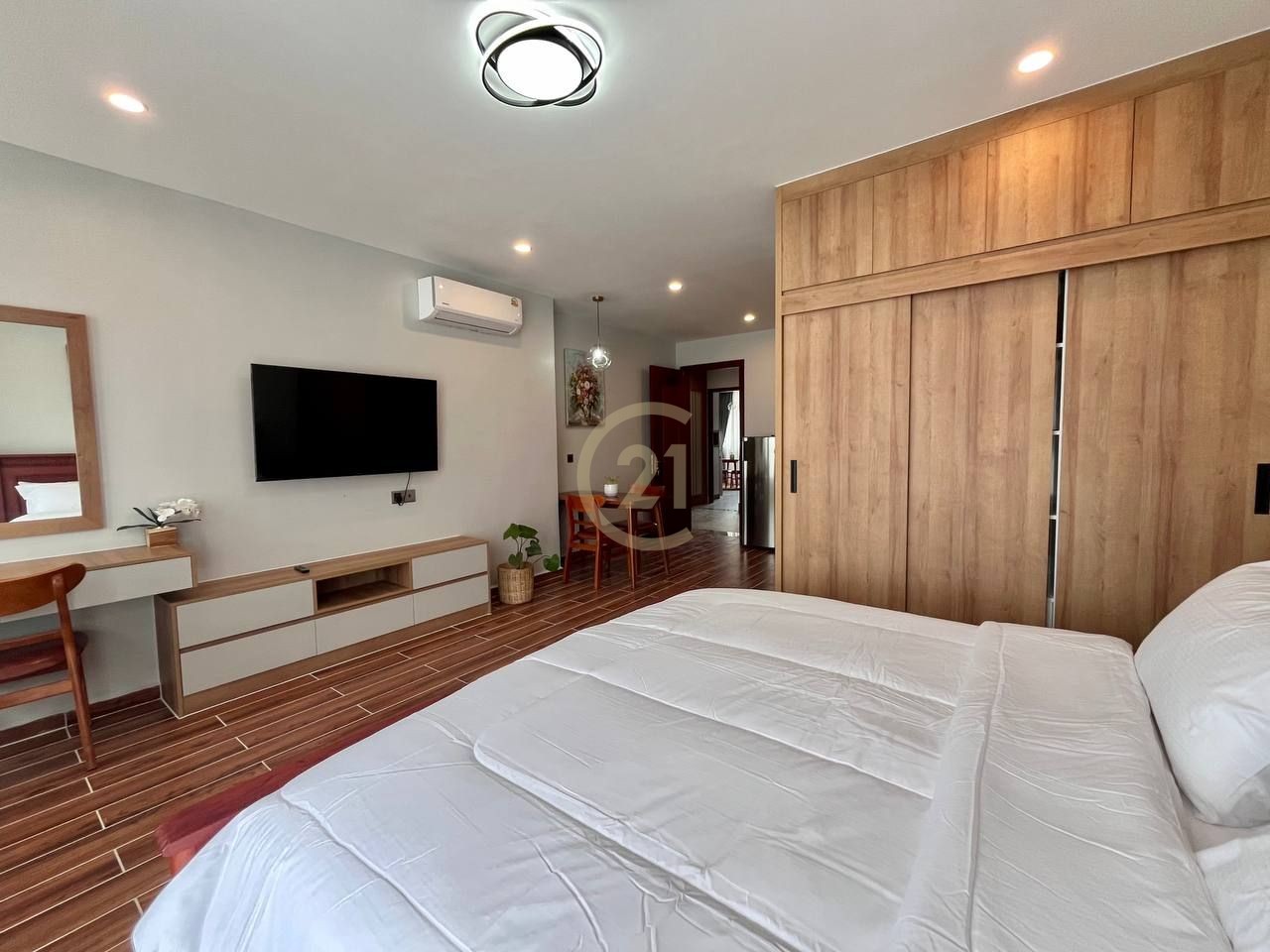 photo_7_2025-04-03_13-51-53 Luxury Studio room For Rent At Tonle Bassac