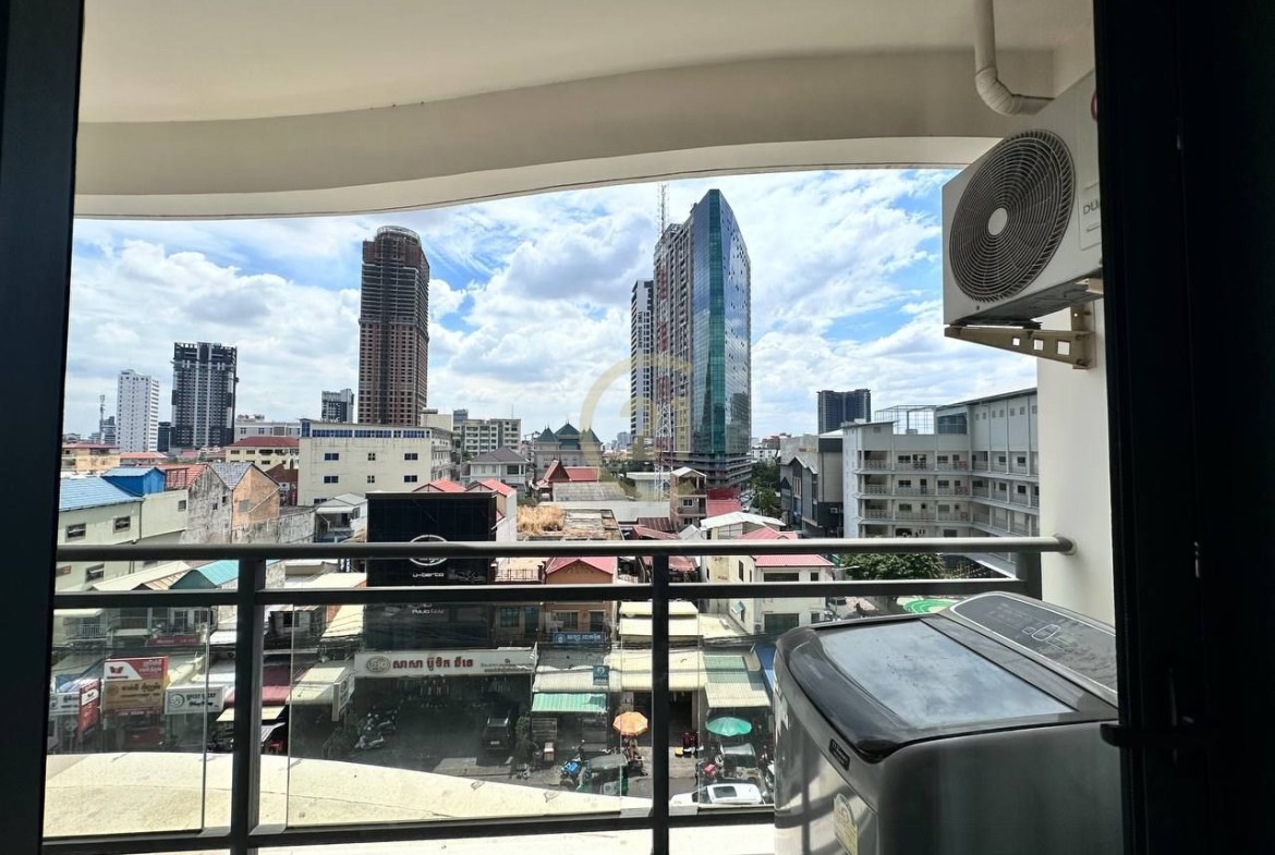 Big Studio room For Rent At TK