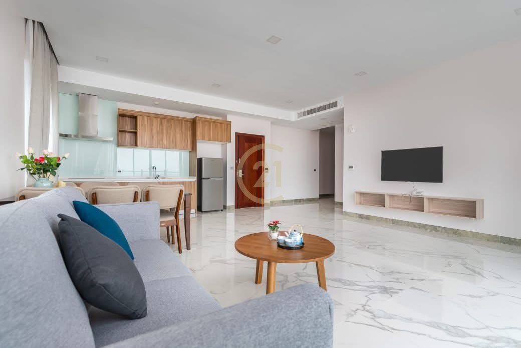 Modern 2-Bedroom Apartment with Pool & Gym | Toul Svay Prey